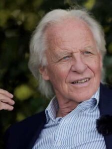 DER KRIEG GEGEN DIE NATUR DER KRIEG GEGEN DIE NATUR